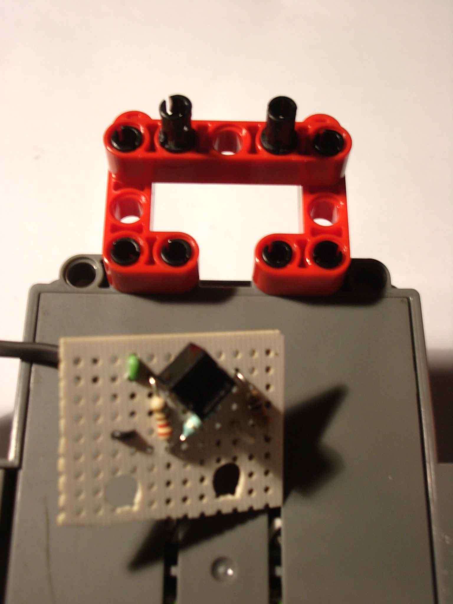 Dise�o de un siguelineas y final de carrera IR para LEGO Mindstorm NXT